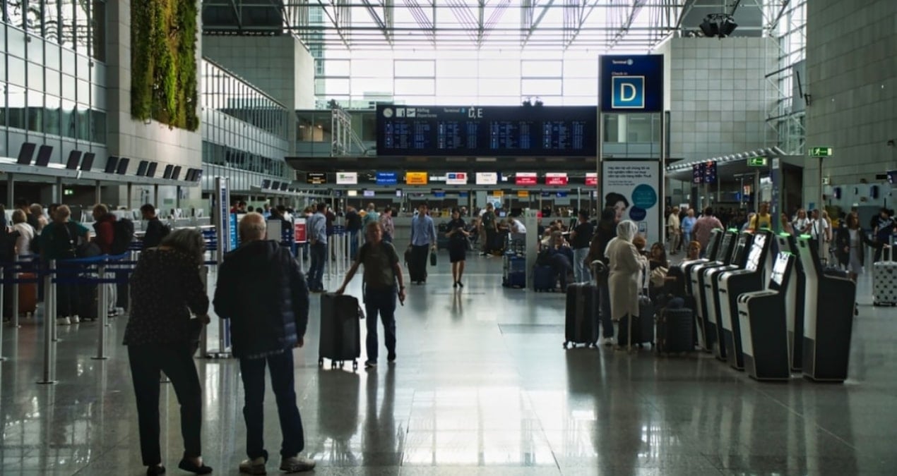 avrupanin bir numarali hava yolu sirketi 24 rotayi ve 800 bin koltugu iptal etti HX6zwJFz.jpg