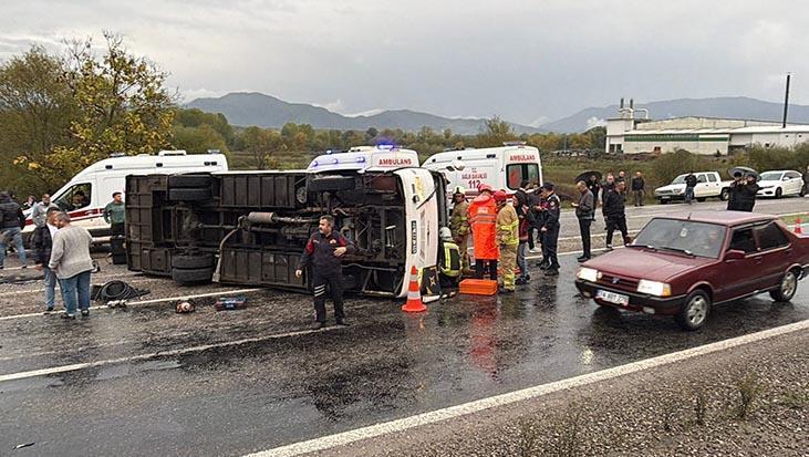 bartinda isci servisi devrildi 1 olu 19 yarali iscilerin yakinlari sinir krizi gecirdi FqIA9FnY.jpg