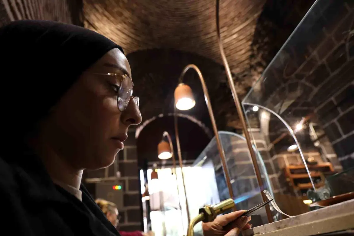 diyarbakirda hasirevi acildi geleneksel el sanatlari sergilenecek etFApqlA.jpg