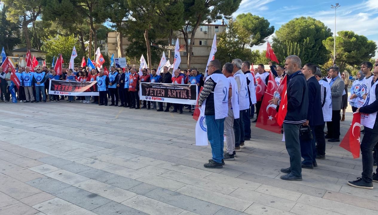 manisada okul muduru ve ogretmene saldiri aeEYDcgi.jpg