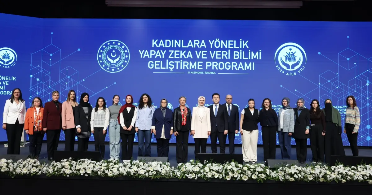 Bakan Göktaş: Kadınlar yapay zekâya dahil oldukça teknoloji daha adil olacak