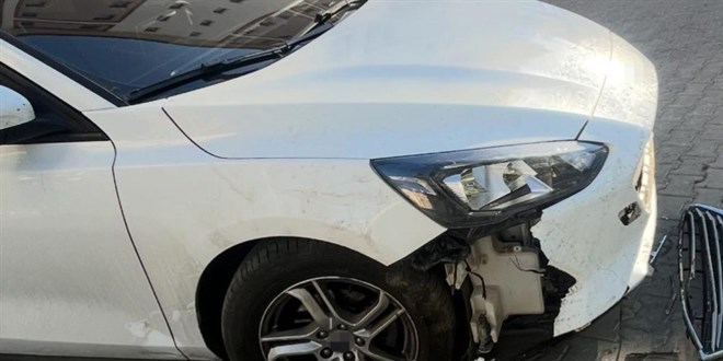 sivasta basibos kopekler otomobile 108 bin liralik zarar verdi vdx7SW6z.jpg