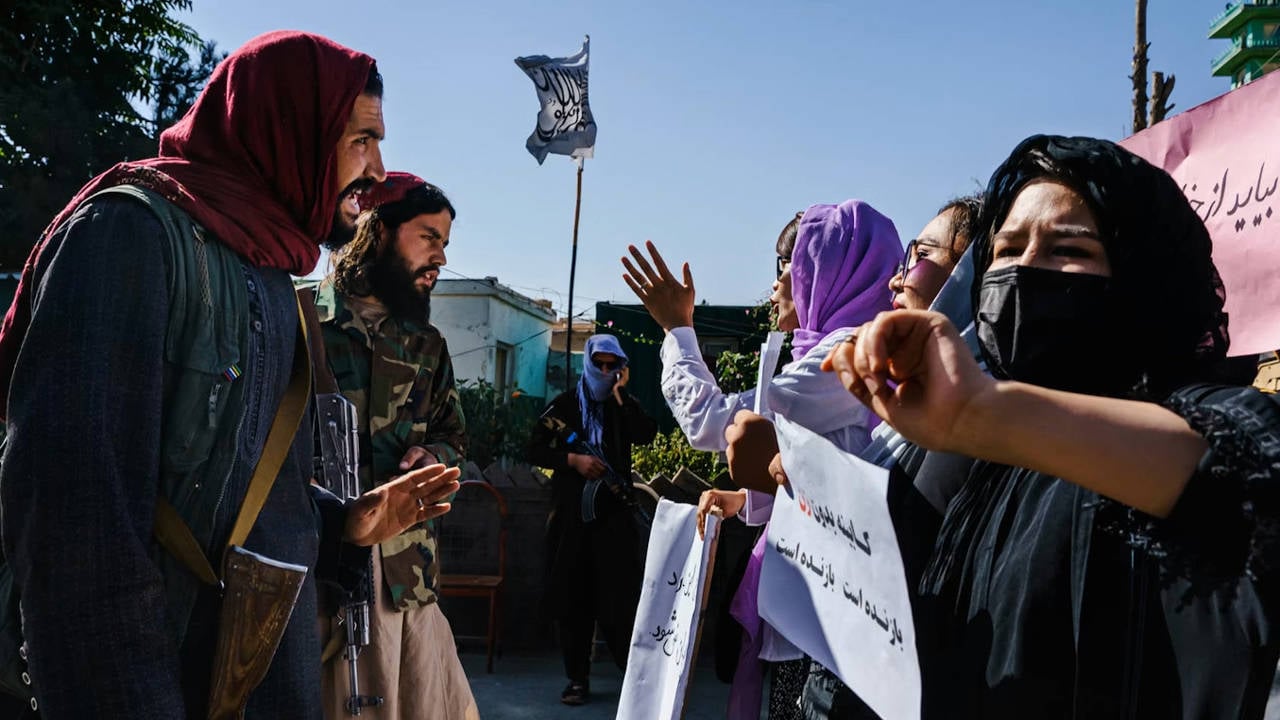 Emperyal müdahale ile yerli gericilik arasında: Kadınların sıkıştığı çifte kıskaç