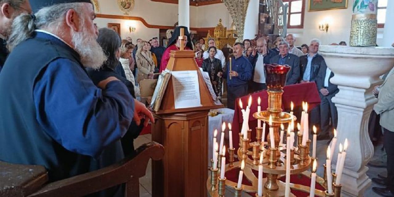 kilisede-dil-anlasmazligi-ayini-iptal-ettirdi-d4sywOqE